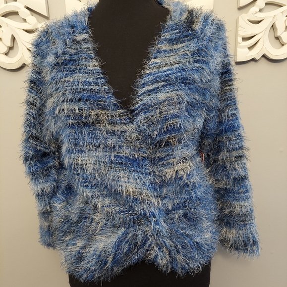 Jennifer Lopez Light Weight Sweater 💙 Size XS - Picture 1 of 5